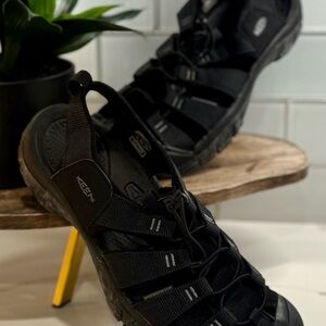 Men’s KEEN Black Outdoor Sandals Sz 11.5